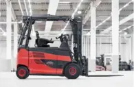  ??  ?? La carretilla Roadster, propulsada mediante pila de combustibl­e.// FOTO: LINDE MATERIAL HANDLING