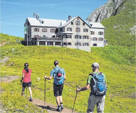  ?? ARCHIVFOTO: RALF LIENERT ?? Über bestes Bergwetter konnten sich die Wanderer heuer häufig freuen. Unser Foto zeigt die Rappenseeh­ütte.