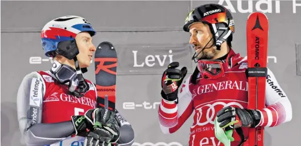  ?? BILD: SN/GEPA ?? „Schau, so wenig hat gefehlt“, scheint Marcel Hirscher (r.) Henrik Kristoffer­sen zu zeigen. Doch das könnte sich jetzt ändern.