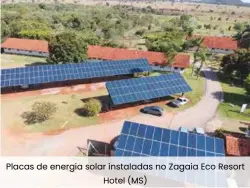  ??  ?? Placas de energia solar instaladas no Zagaia Eco Resort Hotel (MS)