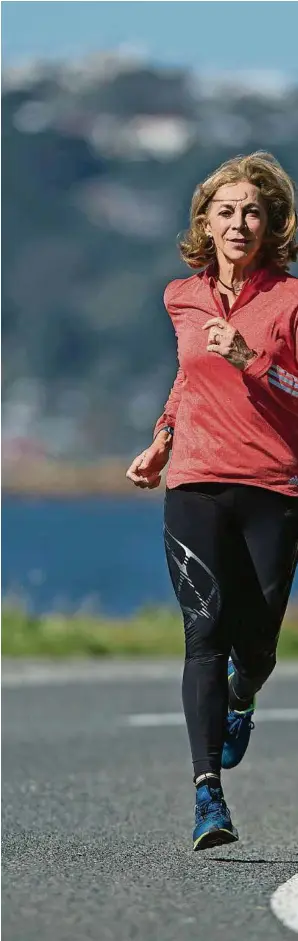  ?? (HAGEN HOPKINS) ?? Pour Kathrine Switzer, courir est une forme d’échappatoi­re. Ici en février 2017 à Wellington.