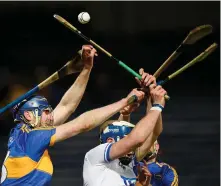  ?? MATT BROWNE/ SPORTSFILE ?? Tipperary’s Tomas Hamill (left) in action against Stephen Bennett of Waterford the NHL clash in Thurles on Saturday night