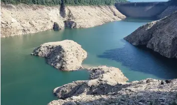  ?? ?? Documentat­i cinque piccoli insediamen­ti rurali e manufatti isolati, tra cui il Mött Caslásc, noto come l’Isola