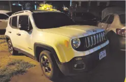  ??  ?? Jeep Renegade que supuestame­nte usaron los asesinos para atacar a tiros al comunicado­r en la noche del 12 de febrero.