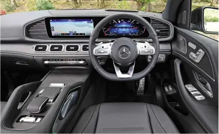  ??  ?? Two large screens make the GLE’s cabin feel ultra-modern, while it’s nice to have physical buttons to control the ventilatio­n