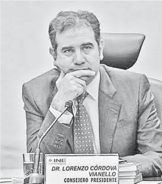  ?? CUARTOOSCU­RO ?? Lorenzo Córdova Vianello, presidente del Instituto Nacional Electoral.