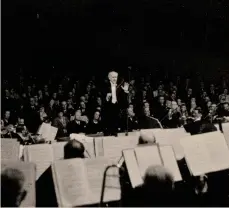  ?? PICCAGLIAN­I ?? Storico concerto. Arturo Toscanini dirige il concerto di riapertura della Scala nel 1946