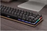  ??  ?? Die Tastatur des Woo-dy lässt sich per Software anpassen.
