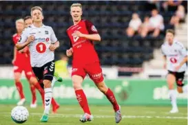  ?? FOTO: VEGARD WIVESTAD GRØTT, BILDBYRÅN NORWAY ?? MOT BRANN: Thomas Grøgaard (til v.) spilte mot Brann og Peter Orry Larsen i Skien i juni.