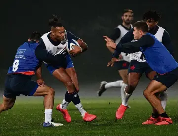  ?? (Photo AFP) ?? Teddy Thomas, avec ses  sélections, fait figure d’anciens dans ce XV de France.