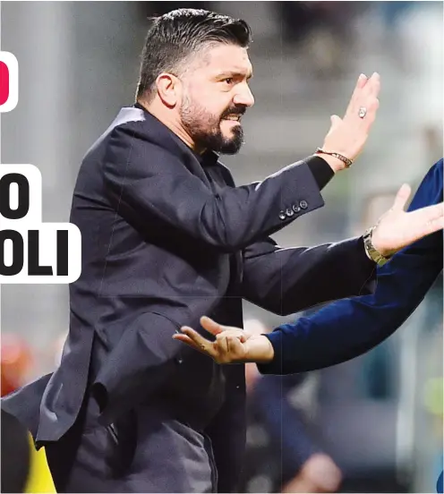  ??  ?? Da sinistra, gli allenatori Gennaro Gattuso 42 anni, del Napoli e Maurizio Sarri (61) della Juventus