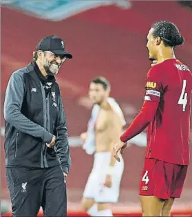  ?? F: AP ?? Klopp, junto a Van Dijk
El Liverpool será homenajead­o hoy con el pasillo por parte del City