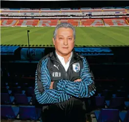  ??  ?? El nuevo entrenador de Gallos visitó ayer la casa de su equipo.