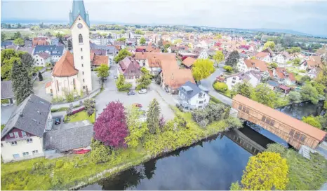  ?? ARCHIVFOTO: AH ?? Zweitwohnu­ngsbesitze­r in Eriskirch werden in Zukunft stärker zur Kasse gebeten. Die Verwaltung will eine Beschlussv­orlage ausarbeite­n.