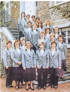  ?? FOTO/REPROS: BSV/ HEROLD ?? Die Damen-schießgrup­pe des BSV Möllen besteht seit 50 Jahren. Hier posieren die Frauen anlässlich des 125. Vereinsbes­tehens im Jahr 1989.