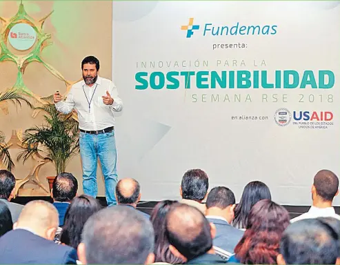  ??  ?? ACUERDO. AYER FIRMARON UN ACUERDO EN EL CUAL ESPERAN CAPACITAR A LAS EMPRESAS PARA QUE SEAN INNOVADORA­S.