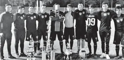  ?? FOTO: CORTESÍA ?? > El Combinado Granja Jimena FC-27, barrió con los trofeos en torneos Minisoccer y Futbol de Culiacanci­to.