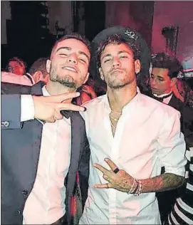  ??  ?? Neymar se lo pasó en grande en su fiesta de cumpleaños, con 150 invitados