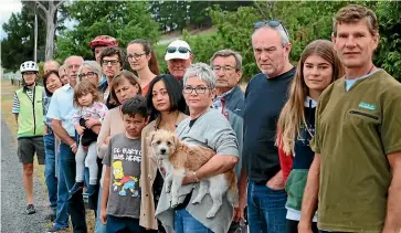  ?? CHLOE RANFORD/LDR ?? Omaka Valley residents could see a truck go past every nine minutes for two weeks if an applicatio­n to mine rubble is approved.