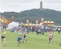  ??  ?? Ready, set, go The race in the foreground of the Wallace Monument