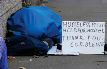  ??  ?? BIGGER ISSUE: Waterford hurler Noel Connors (left) and Dublin footballer Sinéad Finnegan (right) will take part in the Gaelic Voices for Change sleepout to highlight the plight of homeless people