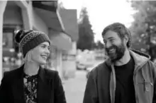  ?? THE CANADIAN PRESS ?? Writer/actor Mark Duplass, right, had Sarah Paulson on his mind for his