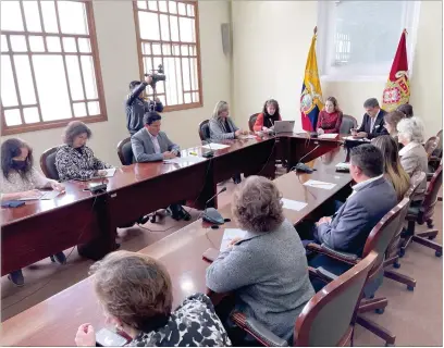  ?? Cortesía ?? Para analizar las recientes liberacion­es de femicidas ayer se reunieron los integrante­s de la Mesa de Erradicaci­ón de la Violencia de Género de Cuenca. /