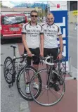  ?? FOTO: PR ?? Die beiden CSG-Fahrer Stefan Rupflin (links) und Roland Grübel unmittelba­r nach der Zieldurchf­ahrt in Sonthofen.