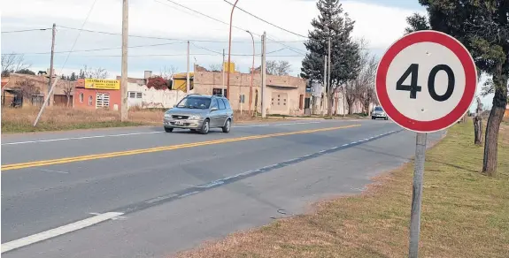  ?? AGENCIA PUNTA ALTA ?? Se pretende pasar a la órbita municipal el control de los accesos a la ciudad, por caso en el camino hacia la ruta 229, desde calle Italia, en el barrio Merino.