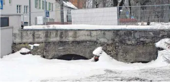  ?? FOTO: LÖSCHBERGE­R ?? Die alten Brückenbög­en am Oberen Graben können bei der Neugestalt­ung nicht freigelegt werden.