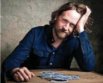  ?? [PHOTO
PROVIDED BY JACOB
BLICKENSTA­FF] ?? Hayes Carll noted that he didn’t have one song on his latest record, “Lovers and Leavers,” that he knew would be a sing along or would make people dance. He aimed to make a record with space, nuance and room to breathe.