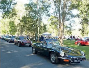  ??  ?? ABOVE: Part of the E-type convoy arriving to take their positions.