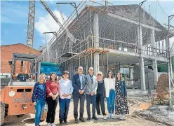  ?? ?? Visita a las obras del nuevo edificio, de dos plantas, que supone una inversión que roza el millón de euros.