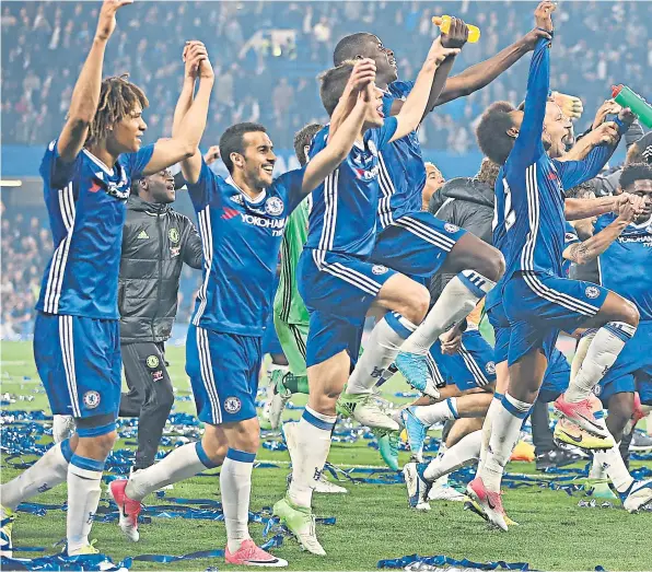  ??  ?? Blue Monday: Chelsea celebrate with the supporters after victory in their penultimat­e home match