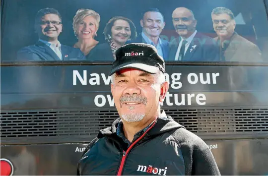  ?? MARK TAYLOR/STUFF ?? Te Ururoa Flavell was defeated by former weatherman Tamati Coffey.