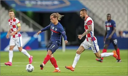  ??  ?? Griezmann a inscrit le premier but des Bleus, après une superbe combinaiso­n avec Ben Yedder et Martial.