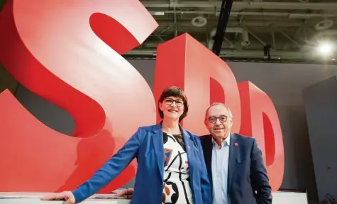  ?? Foto: Kay Nietfeld, dpa ?? SPD-Vorsitzend­e Norbert Walter-Borjans und Saskia Esken: Forderunge­n aufgemacht, die für die Union nicht erfüllbar sind.