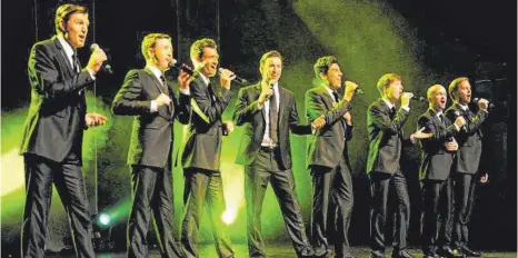  ?? FOTO: PRIVAT ?? Die Magic Tenors mit ihrer Show aus Gesang treten in der Stadthalle in Sigmaringe­n auf.