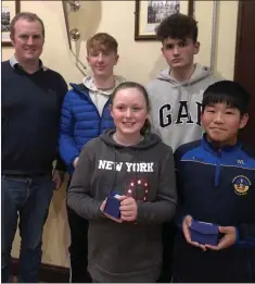  ??  ?? The winning Rosslare team with quizmaster Joe Cummins.