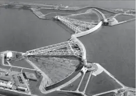  ?? Houston Chronicle file ?? Mammoth surge barrier protecting The Netherland­s’ Port of Rotterdam.