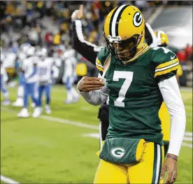  ?? MIKE ROEMER / AP ?? Green Bay’s Brett Hundley was 26 for 36 for 245 yards in their 30-17 loss to the Lions on Monday. In Aaron Rodgers’ absence, the Packers have gone 0 for 3.