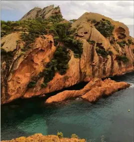  ?? (Photos DR Agathe Rescanière­s) ?? Agathe a réalisé pendant six mois des photos de la nature de La Ciotat.