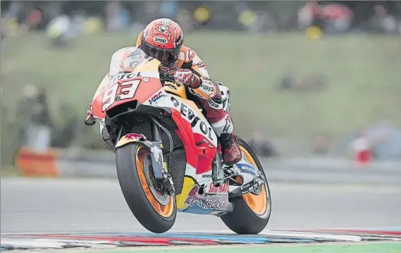  ?? FOTO: GETTY ?? Marc Márquez (Repsol Honda) logró el triunfo en el Gran Premio de la República Checa disputado en el trazado de Brno hace apenas una semana; sigue como líder del Mundial