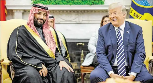  ?? BILD: SN/APA/AFP/M. NGAN ?? US-Präsident Donald Trump empfing Kronprinz Salman im Oval Office des Weißen Hauses in Washington.