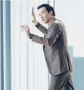  ?? RETO STERCHI ?? Actor Chin Han plays sorcerer Shang Tsung in the 2021 “Mortal Kombat”reboot.