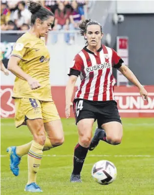  ?? Athletic Bilbao ?? Eunate Arraiza i Marta Torrejón durant un partit.