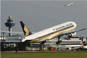  ?? FOTO SINGAPORE AIRLINES ?? Pro ty, jimž se stýská po létání.
Aerolinky nabídnou cestujícím let ze Singapuru do Singapuru.