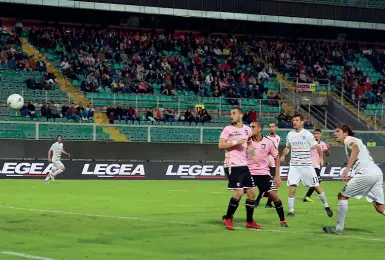  ?? Il vantaggio ?? La girata vincente di Segre, appena entrato in campo contro il Palermo: una scelta vincente da parte di Zenga