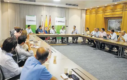  ?? Cortesía ?? Aspecto de la reunión del alcalde de Barranquil­la, Jaime Pumarejo, con los gremios de la ciudad.