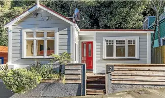 ??  ?? 7 Norway St sold in the high late-$700,000 range.